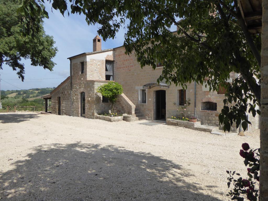 Pietre Di Fiume Villa Apice Luaran gambar