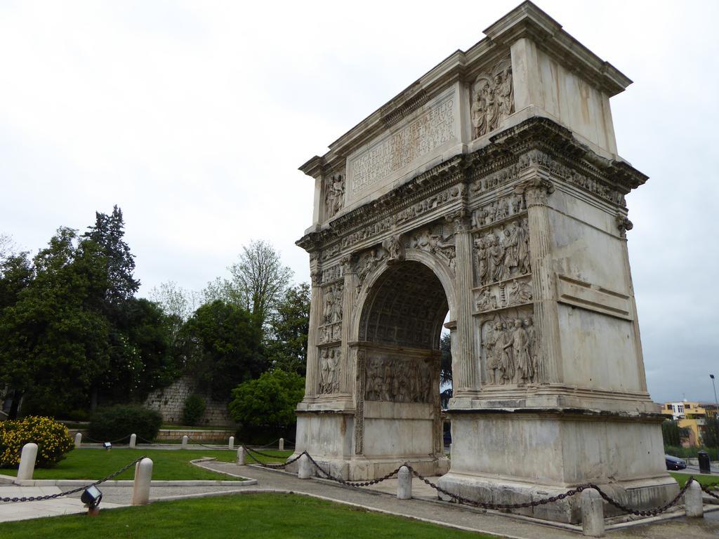 Pietre Di Fiume Villa Apice Luaran gambar